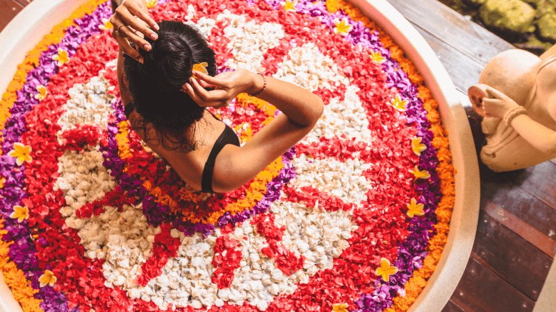 BLOSSOM BLISS - THE WORLD'S BEST FLOWER BATHS